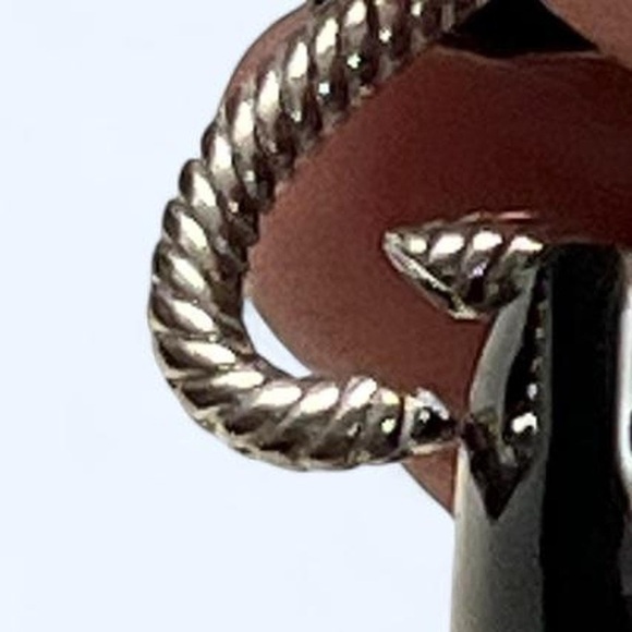 Pandora - Picture 6 of 8